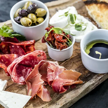 Otel The Gamekeeper's 4*