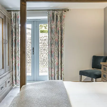 The Gamekeeper's Hotel